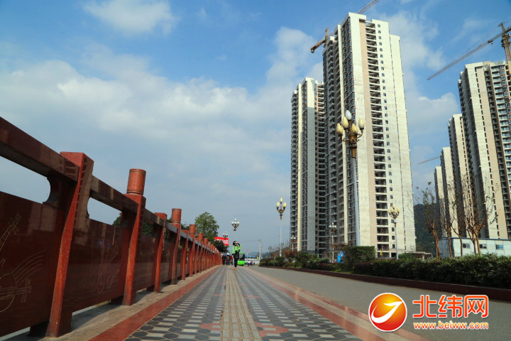 坐标：绿岛路