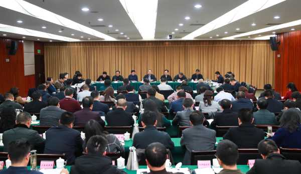 市委召开常委会（扩大）会议