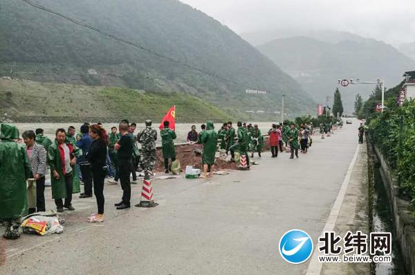 挖角乡组织民兵预备役等应对洪峰-挖角乡供图.jpg
