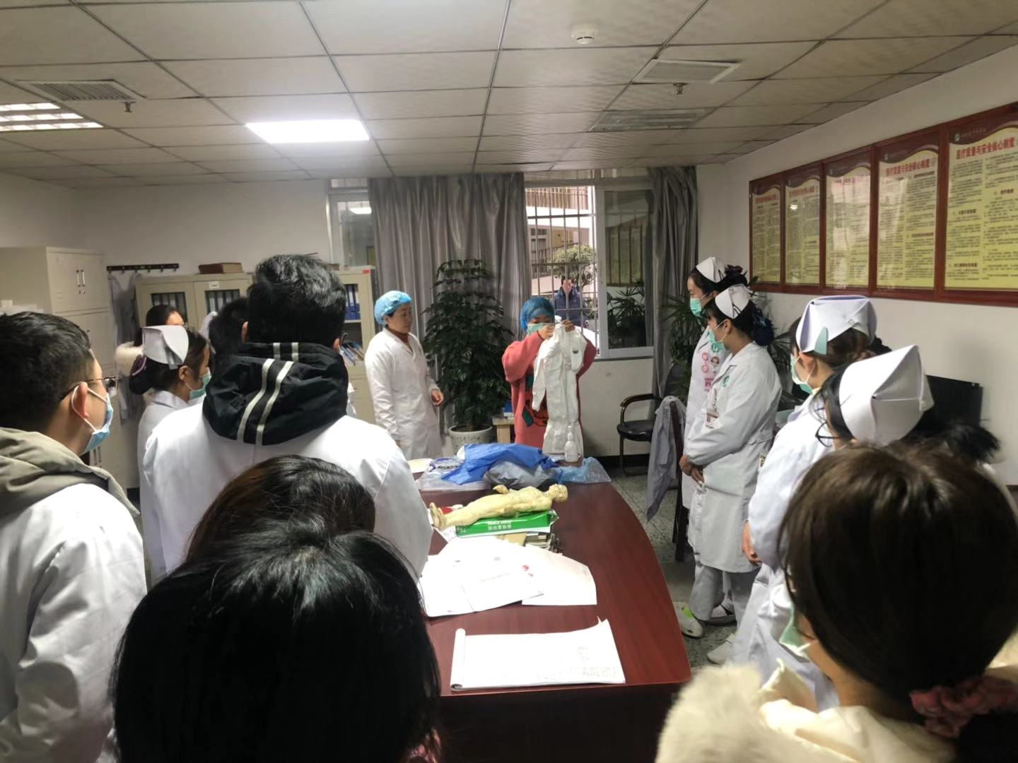 任明好下科室指导.jpg