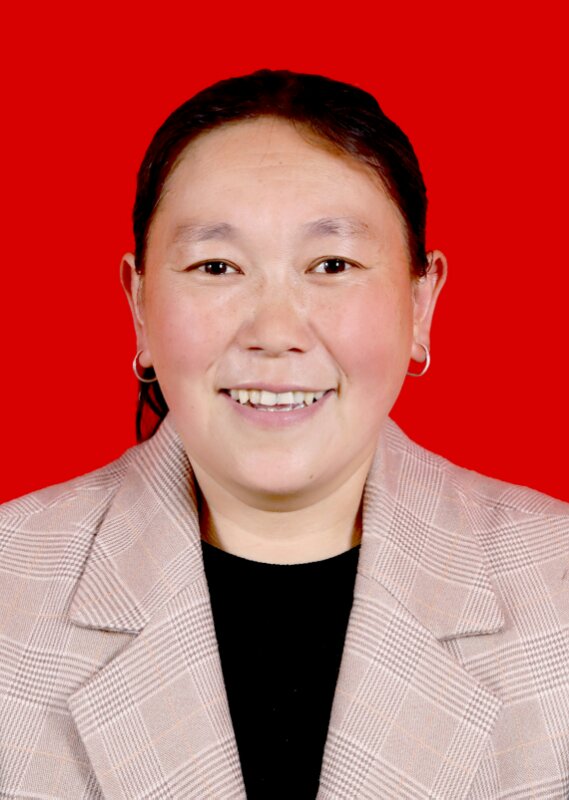 杨惠秀标准照.jpg