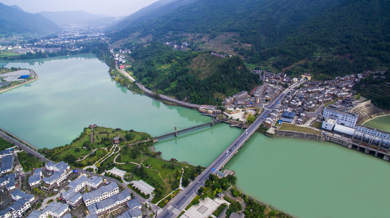 探索村级河长制立法  确保雅安河畅水清