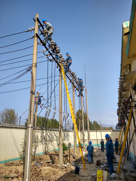 【新春走基层】基层电力工人，维护光明的使者