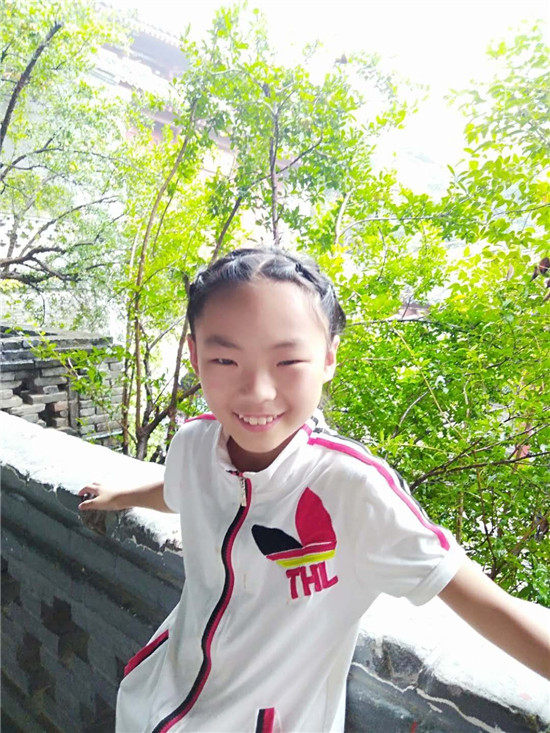 32  何彬睿
