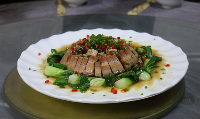 享受大渡河畔的美食盛宴
