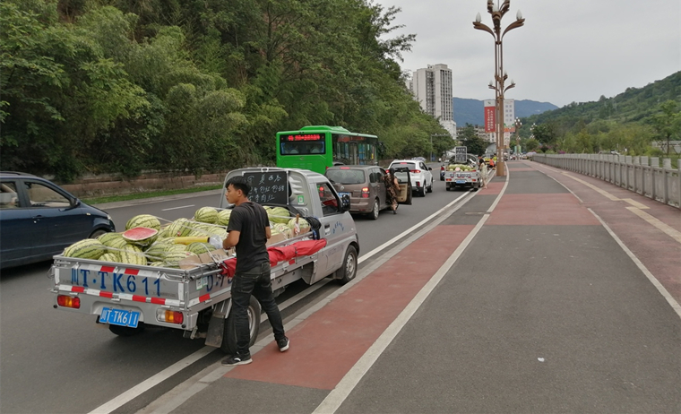 以路为市隐患大  加强监管保安全
