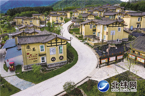 栗子坪彝族乡孟获彝寨 (3).JPG