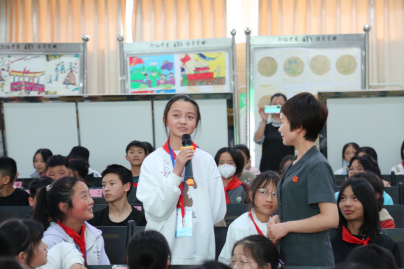 法治同行  家校共建